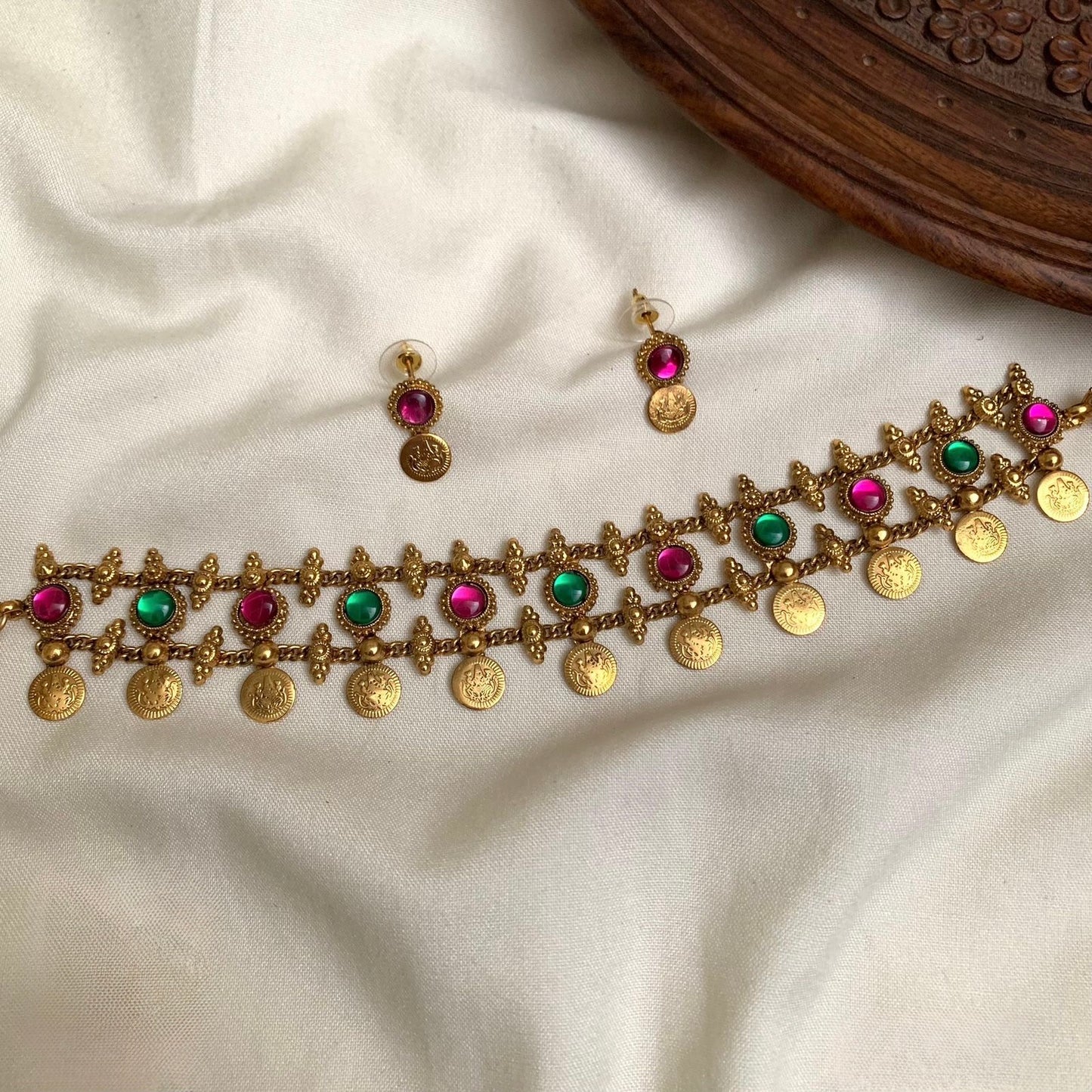Gold-Toned Kaasu X Floral Choker Necklace 151