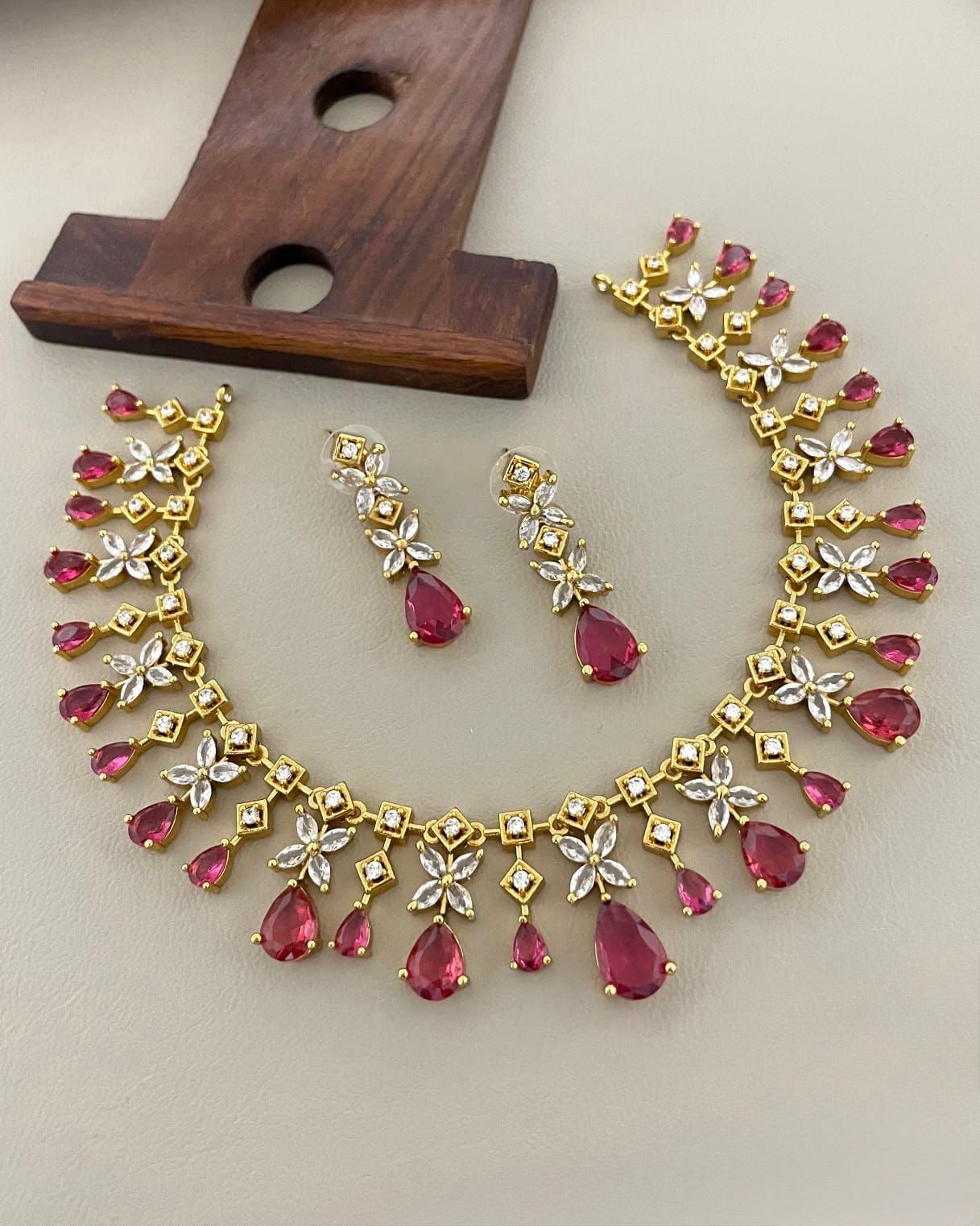 Gold-Toned Floral Tear-Drop Necklace 634