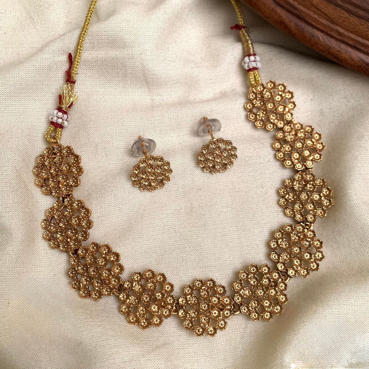 Gold-Toned Floral Choker Necklace 1197