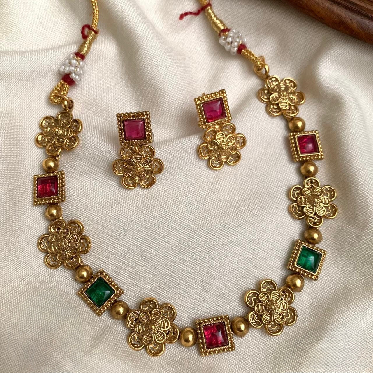 Gold-Polish Floral Designed Necklace 1425