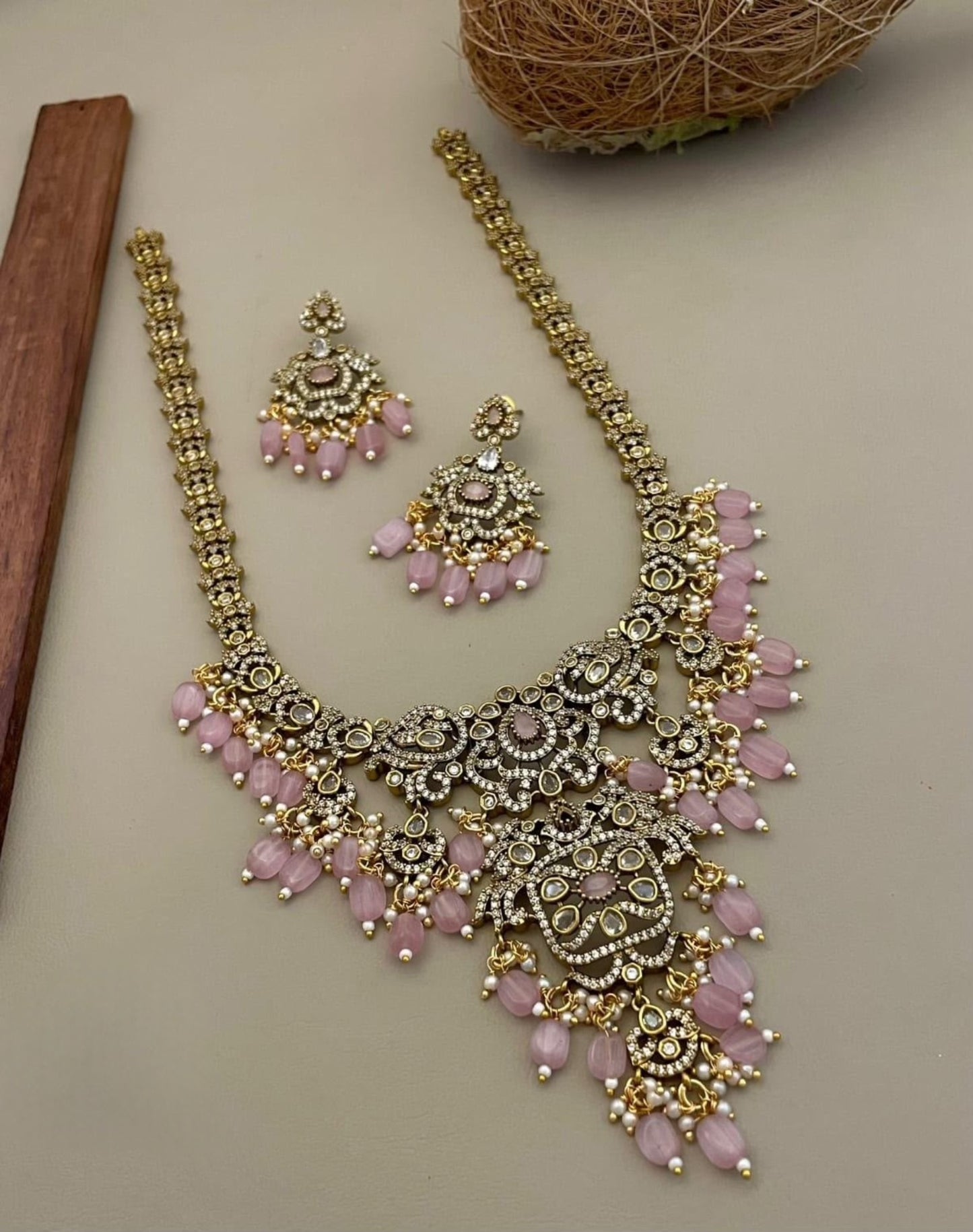 Mehendi  Polish Victorian Trisha-Inspired Necklace 1834